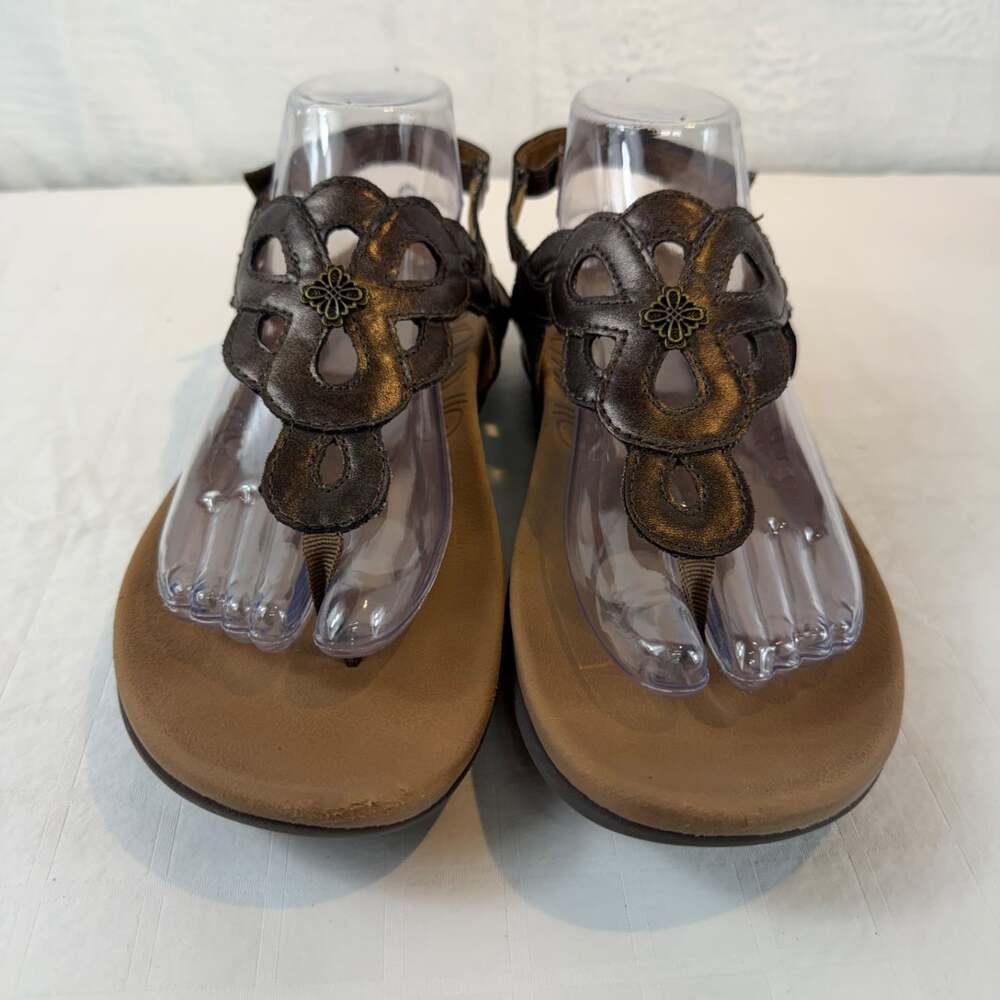 Cobb Hill by New Balance Brown metalic Floral Cutout Thong Sandals Womens size 9